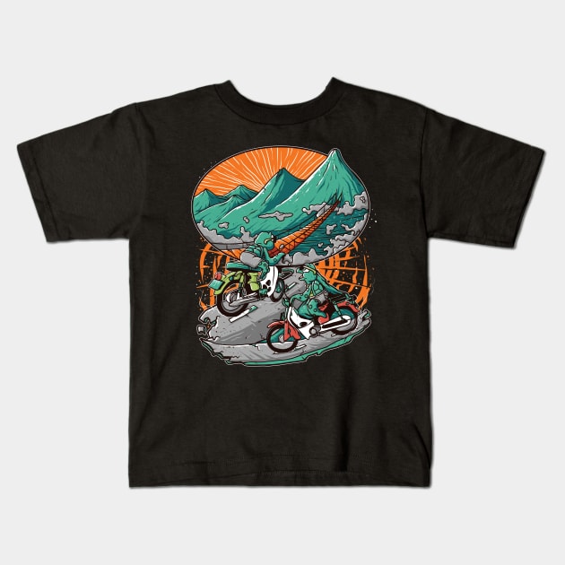 turtle biker artwork Kids T-Shirt by unlesssla